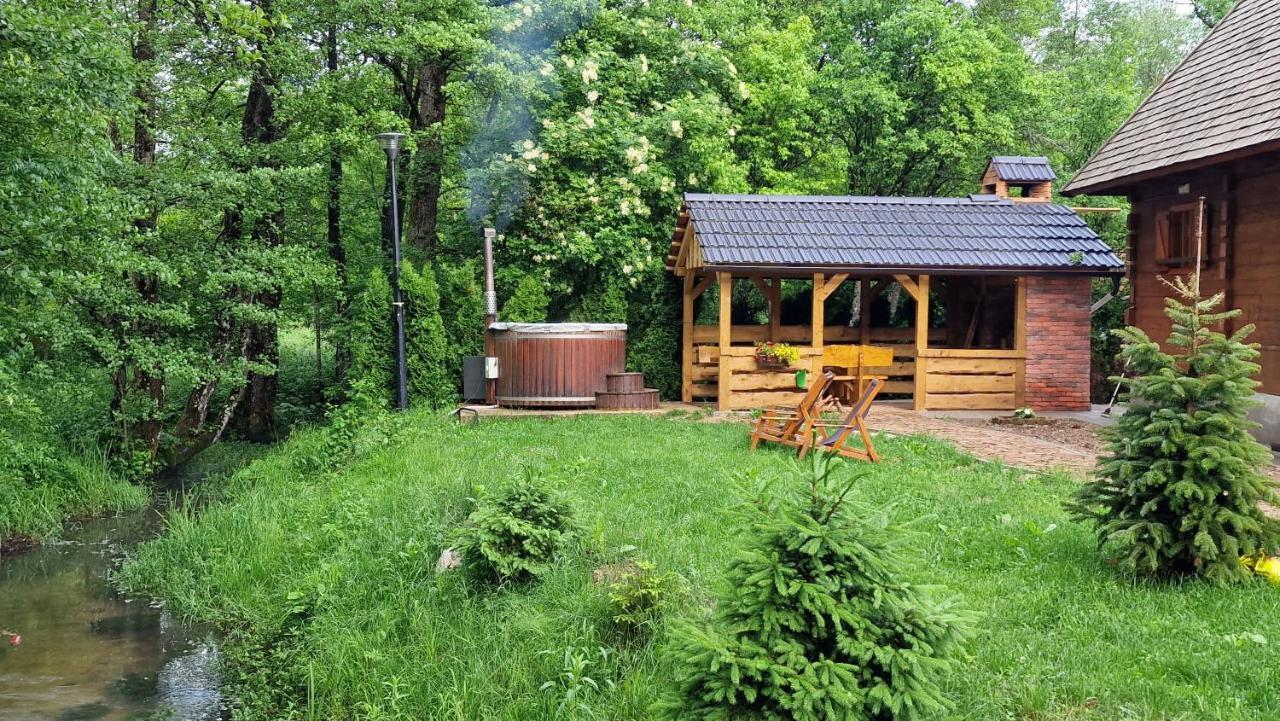 Vodenica Vrelo Chalets Vrelo Koreničko الغرفة الصورة