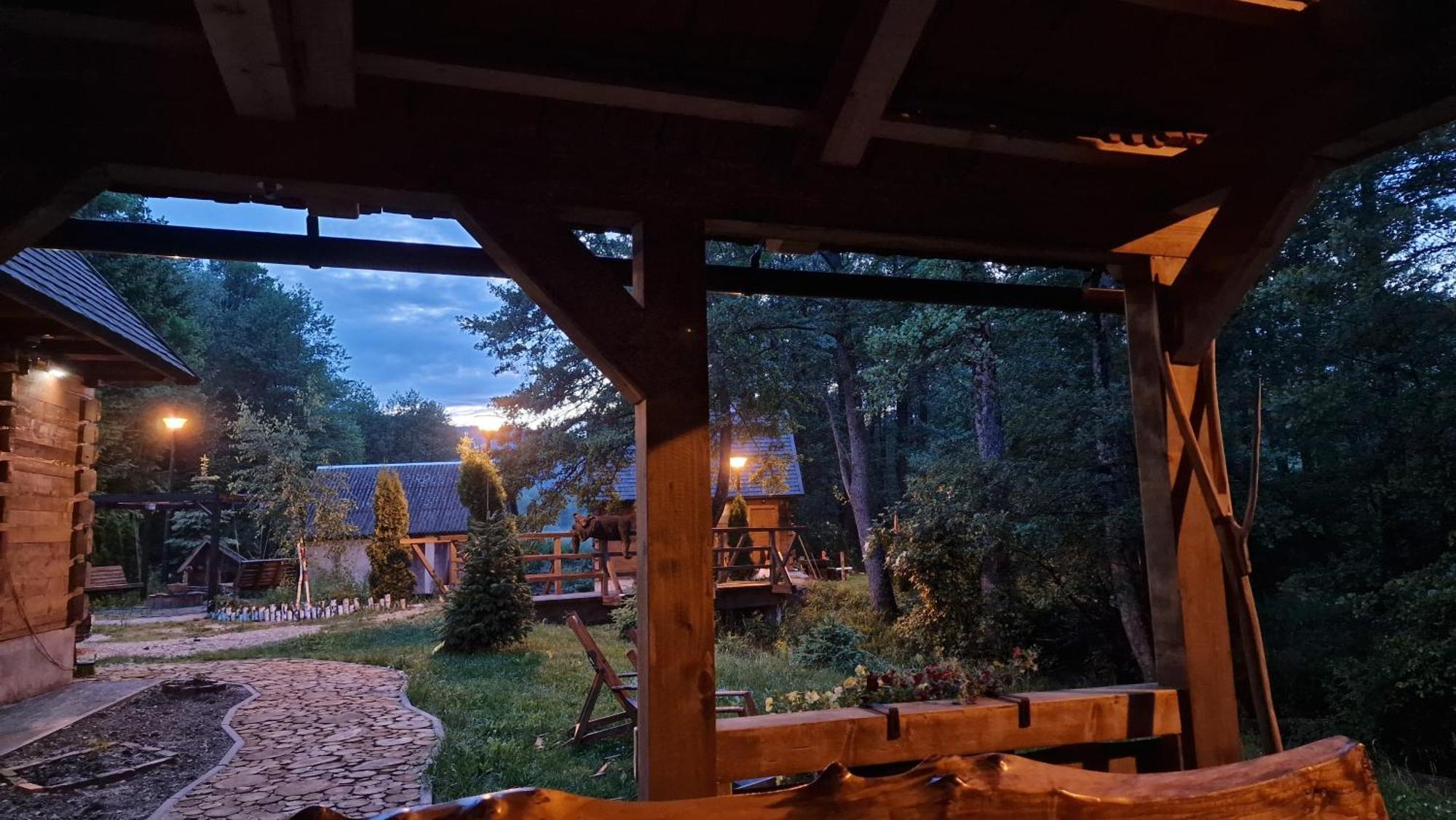 Vodenica Vrelo Chalets Vrelo Koreničko الغرفة الصورة